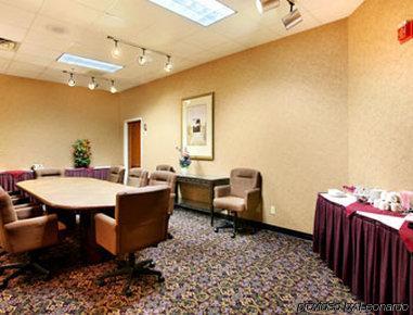 Ramada Moline Hotel East Moline Съоръжения снимка