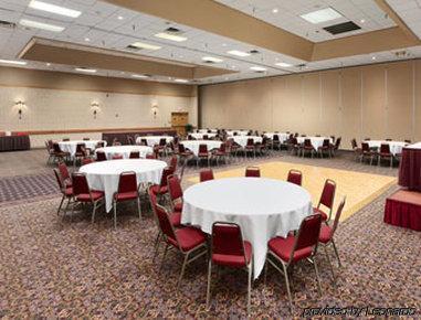 Ramada Moline Hotel East Moline Съоръжения снимка